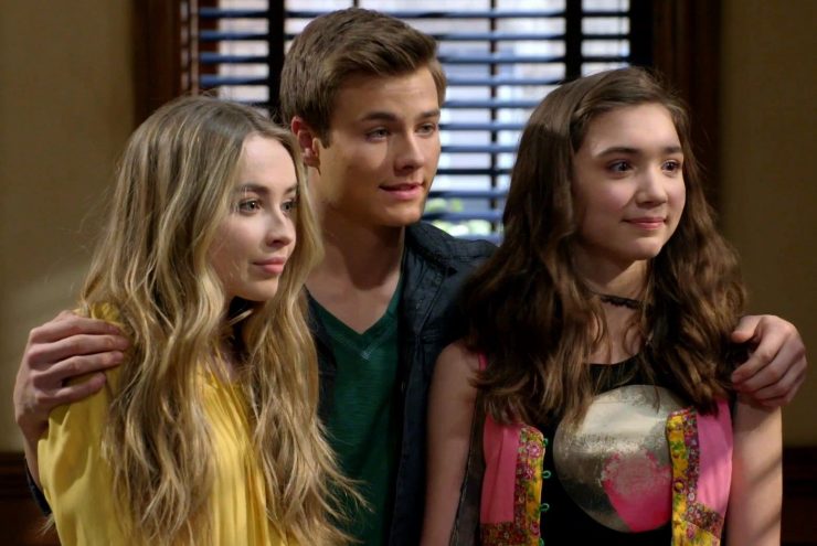 who is maya from girl meets world dating in real life