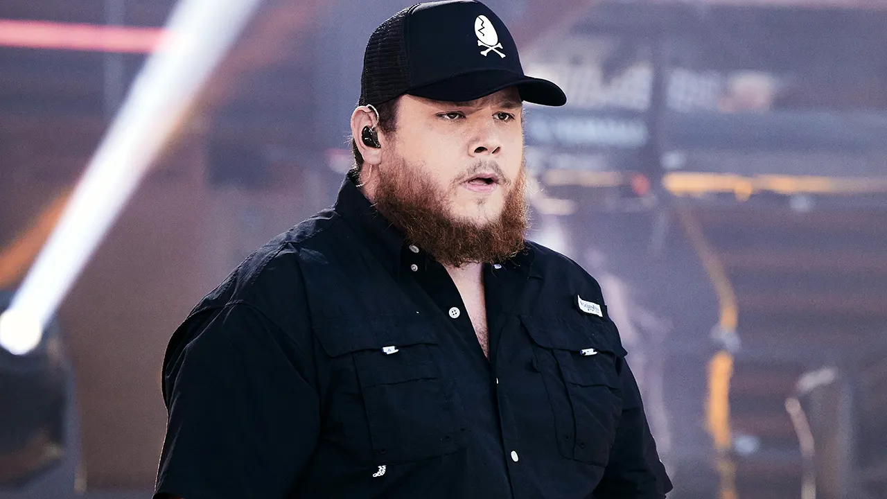 Luke Combs Extends Apology and Support to Fan Amidst Legal Dispute Over ...