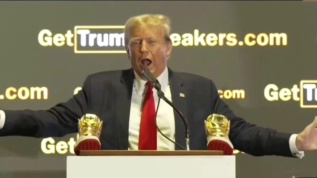 Donald Trump Garners Mix of Boos and Cheers While Selling $399 Gold ...