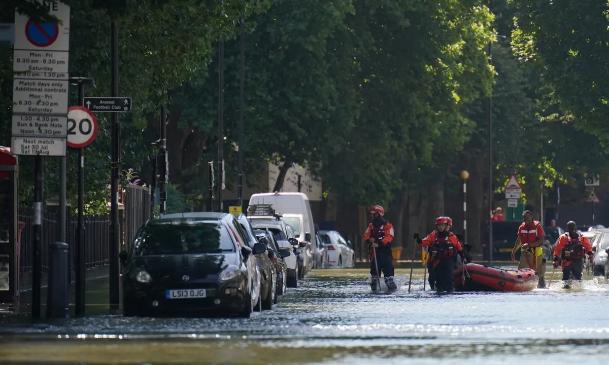 Main Swindon Road Shut Down Following Burst Water Main - The Artistree