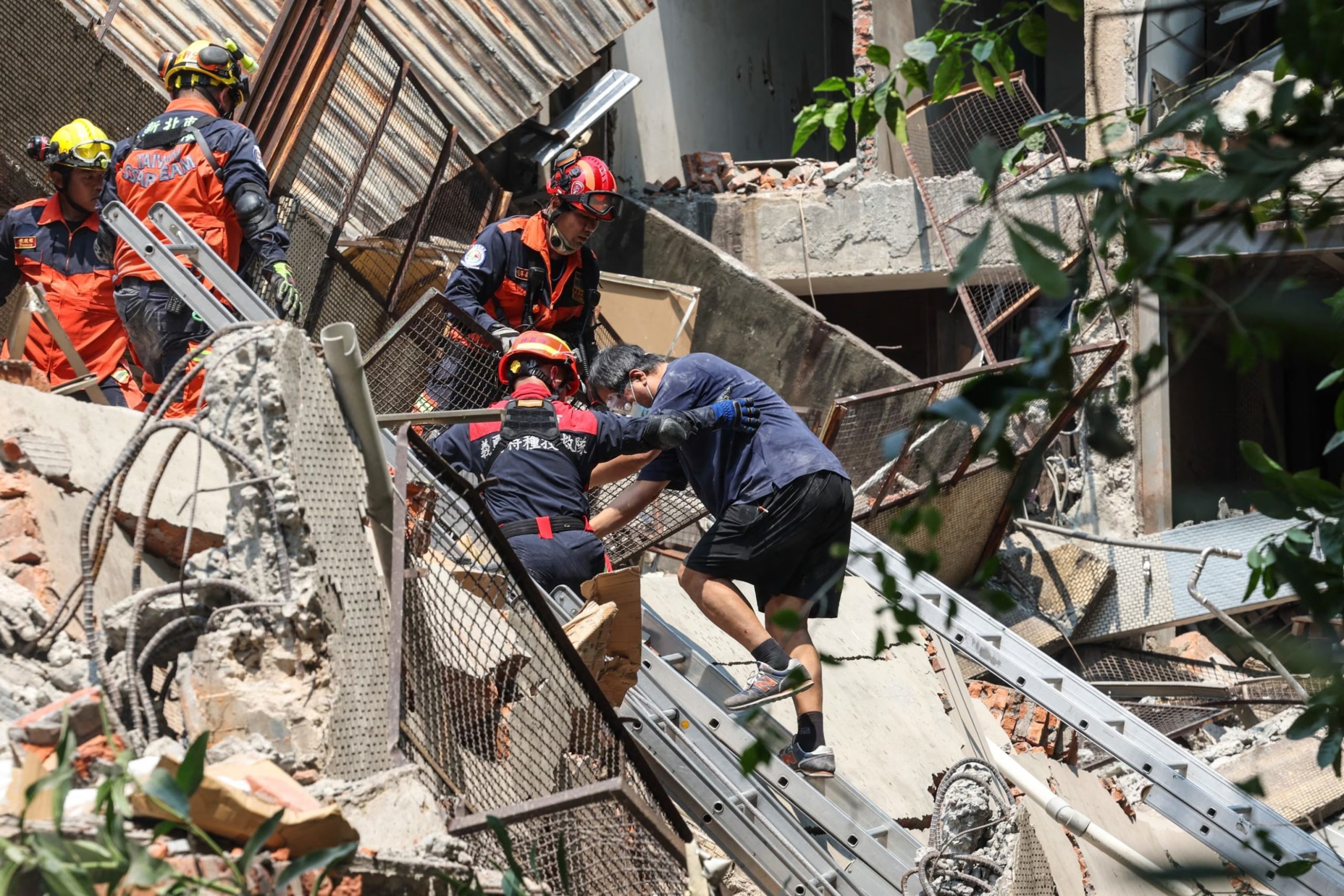 Devastation in Taiwan: 9 Lives Lost and Nearly 1,000 Injured in Powerful Earthquake