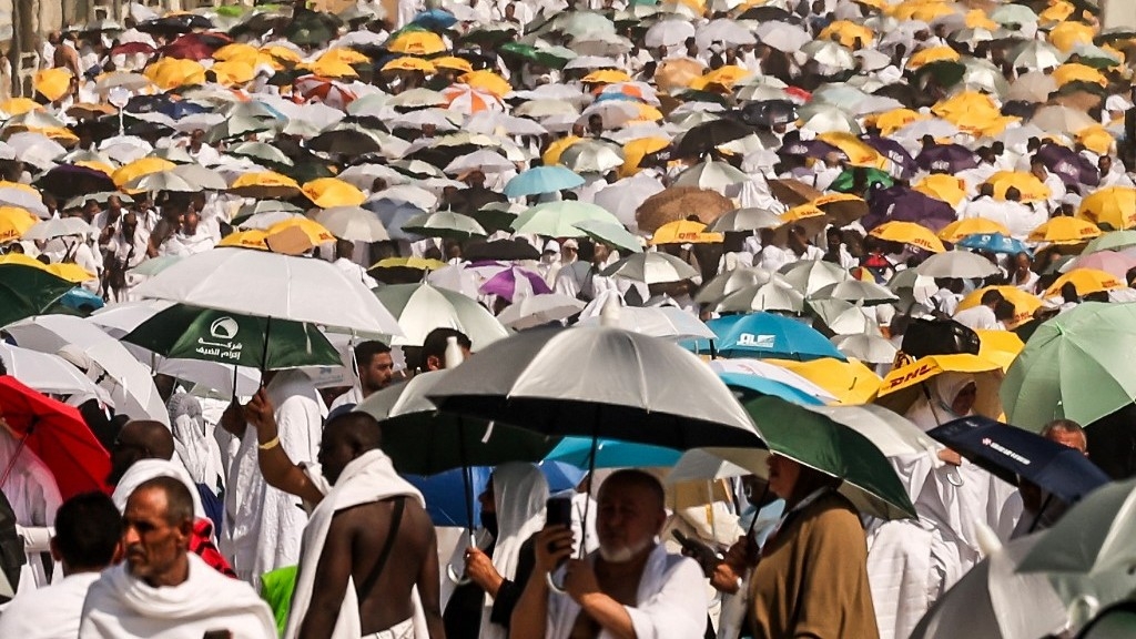 Extreme Heat at Hajj Causes Over 1,000 Deaths, Mostly Egyptians Among the Victims