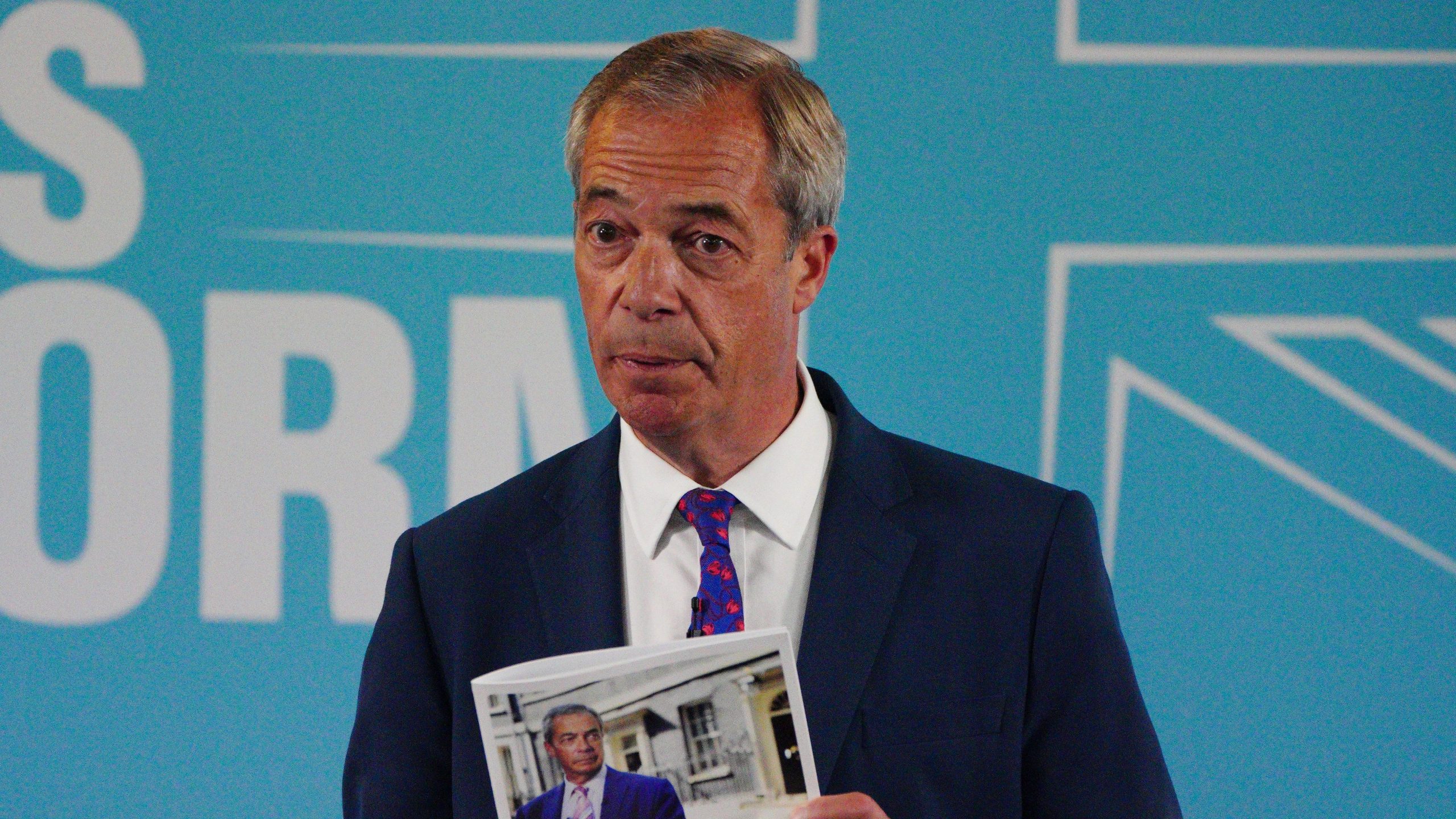 Farage Calls for Immigration Freeze and Bold Reforms in 2024 Election Campaign