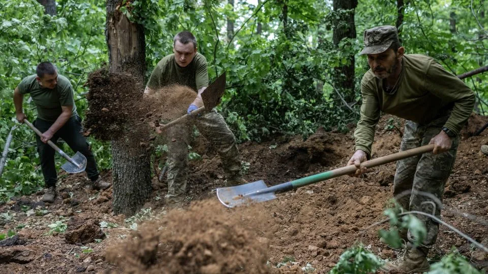 Intensified Battle Near Vovchansk as Ukrainian Forces Seek to Encircle Russian Units