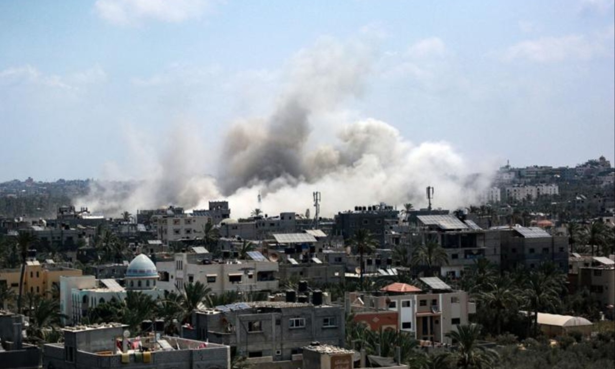 IDF Airstrike on Hamas Command Center in Gaza School Compound Results in 30 Deaths and 100 Injuries