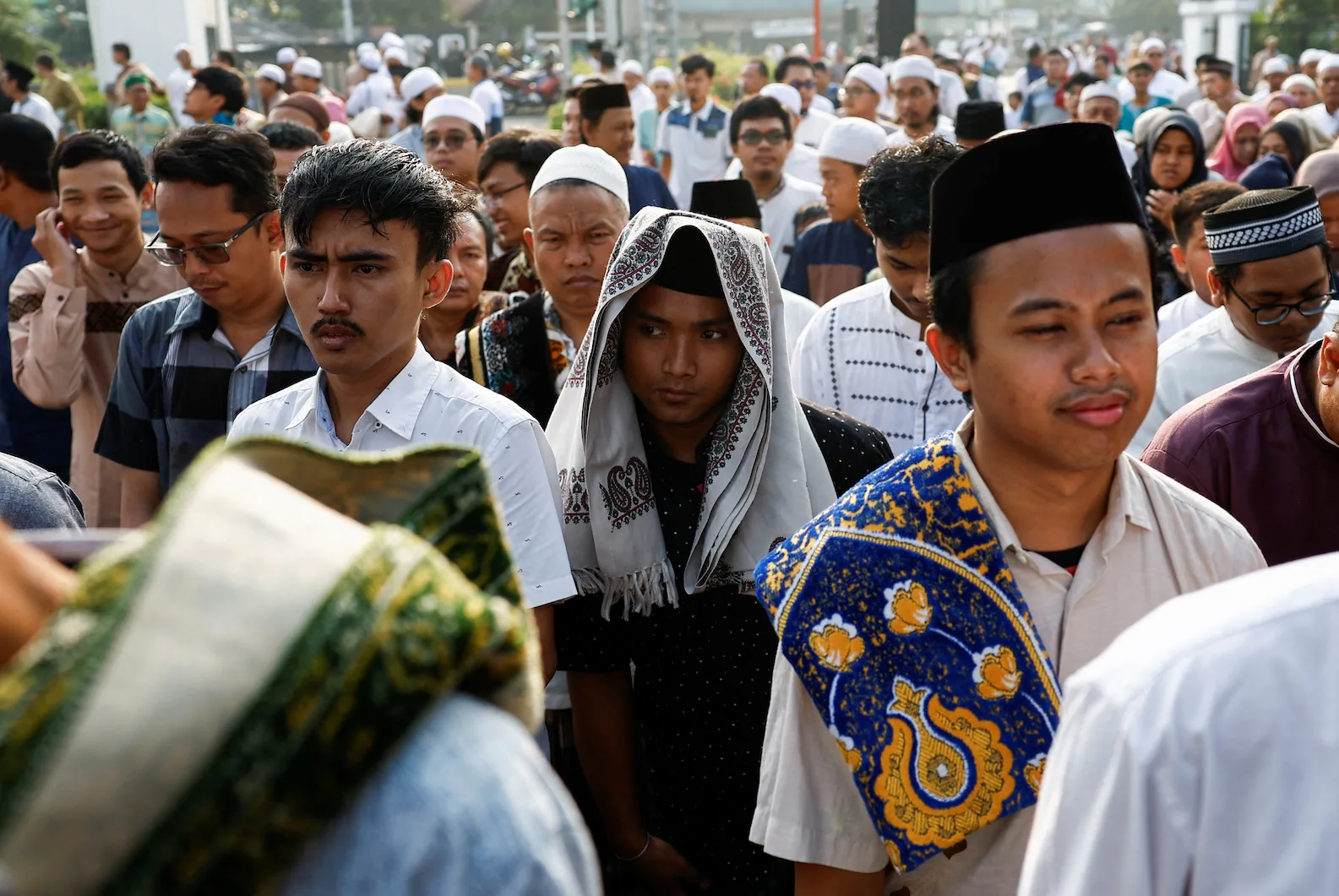 Jemaah Islamiyah Leaders Announce Group's Disbandment and Commitment to Non-Violence