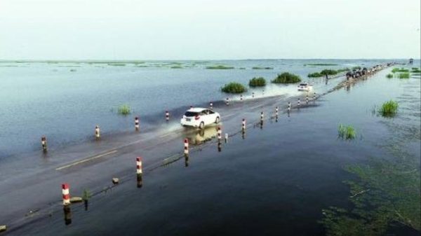 China's Most Beautiful Road Under Water Reopens as Yongwu Highway Emerges from Flooding