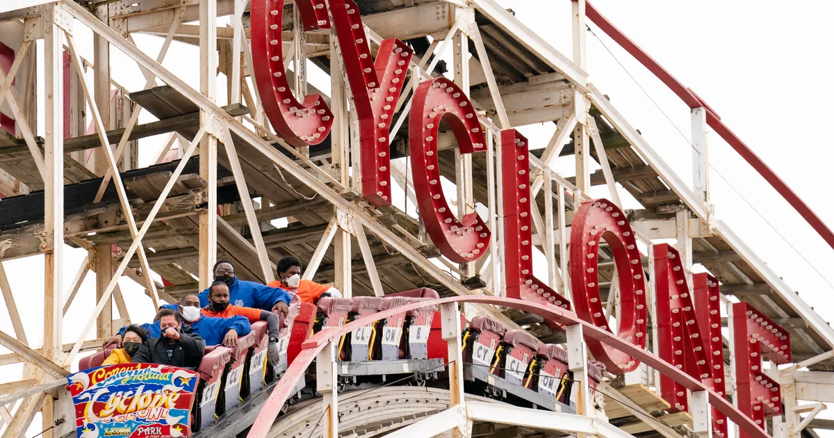 Luna Park's Cyclone Roller Coaster Closed Indefinitely After Mechanical Malfunction and Safety Violations