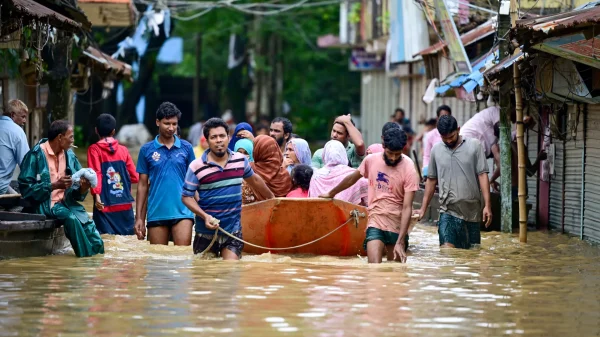 Severe Flooding in Eastern Bangladesh Causes 13 Deaths and Displaces 190,000