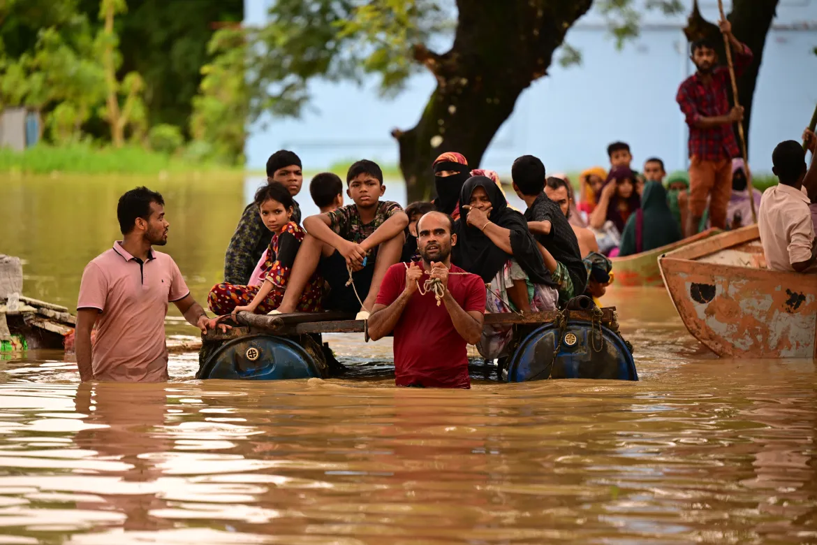 Severe Flooding in Eastern Bangladesh Causes 13 Deaths and Displaces 190,000