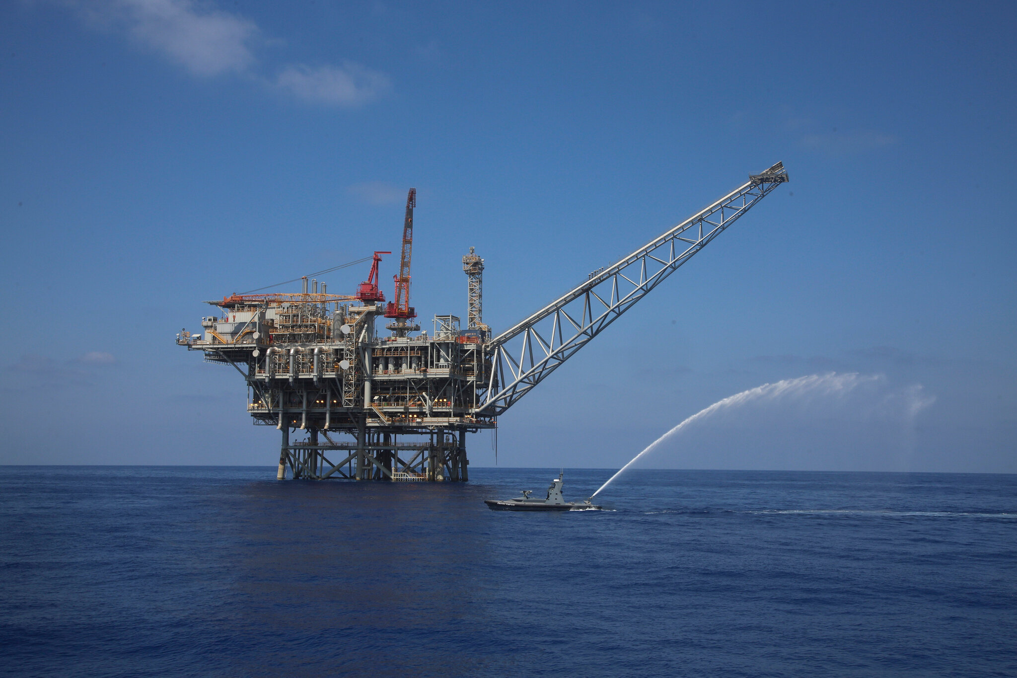 Chevron Delays Leviathan Gas Field Expansion Amid Ongoing Israel-Hamas Conflict