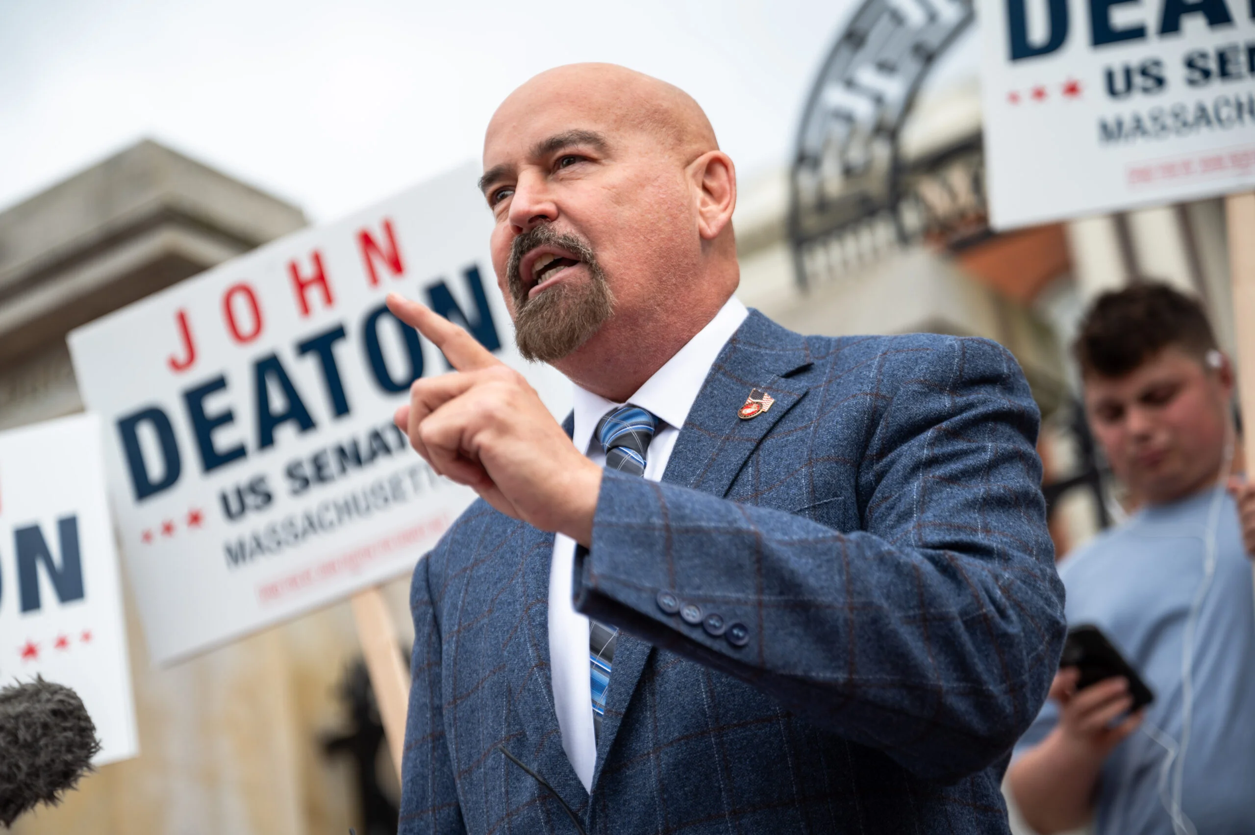 John Deaton Criticizes Elizabeth Warren’s Anti-Crypto Focus, Calls for Greater Attention to Inflation and Working-Class Issues