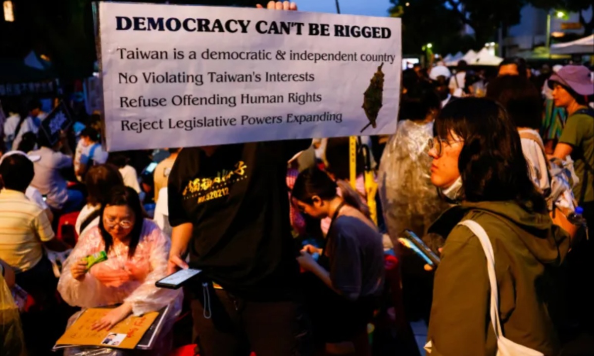 Taiwan's Constitutional Court Set to Rule on Controversial Government Oversight Reforms Amid Public Unrest