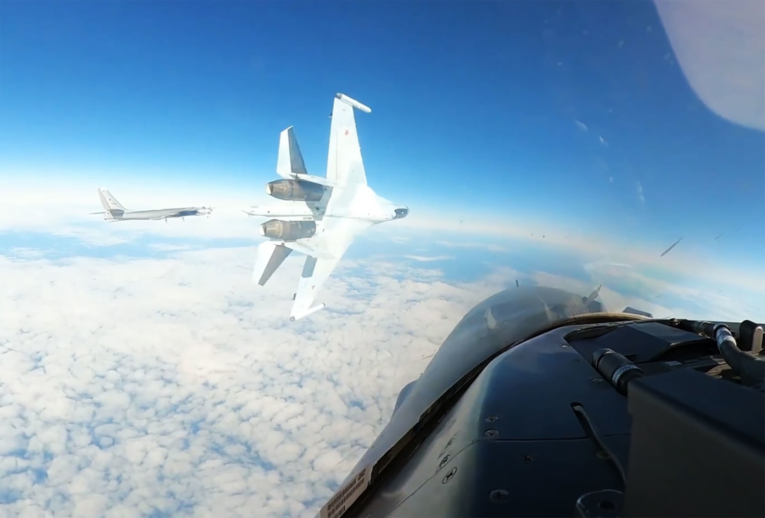 U.S. Military Condemns Russian Fighter Jet’s Unsafe Maneuver During Intercept Near Alaska