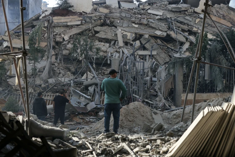 Airstrikes Intensify in Gaza and Lebanon, Escalating Conflict and Deepening Humanitarian Crisis