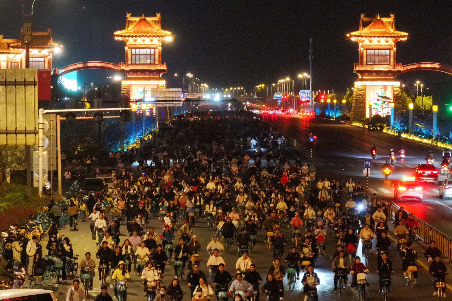 Chinese College Students’ Night Rides for Dumplings Spark Tourism, Traffic Chaos, and Government Crackdown