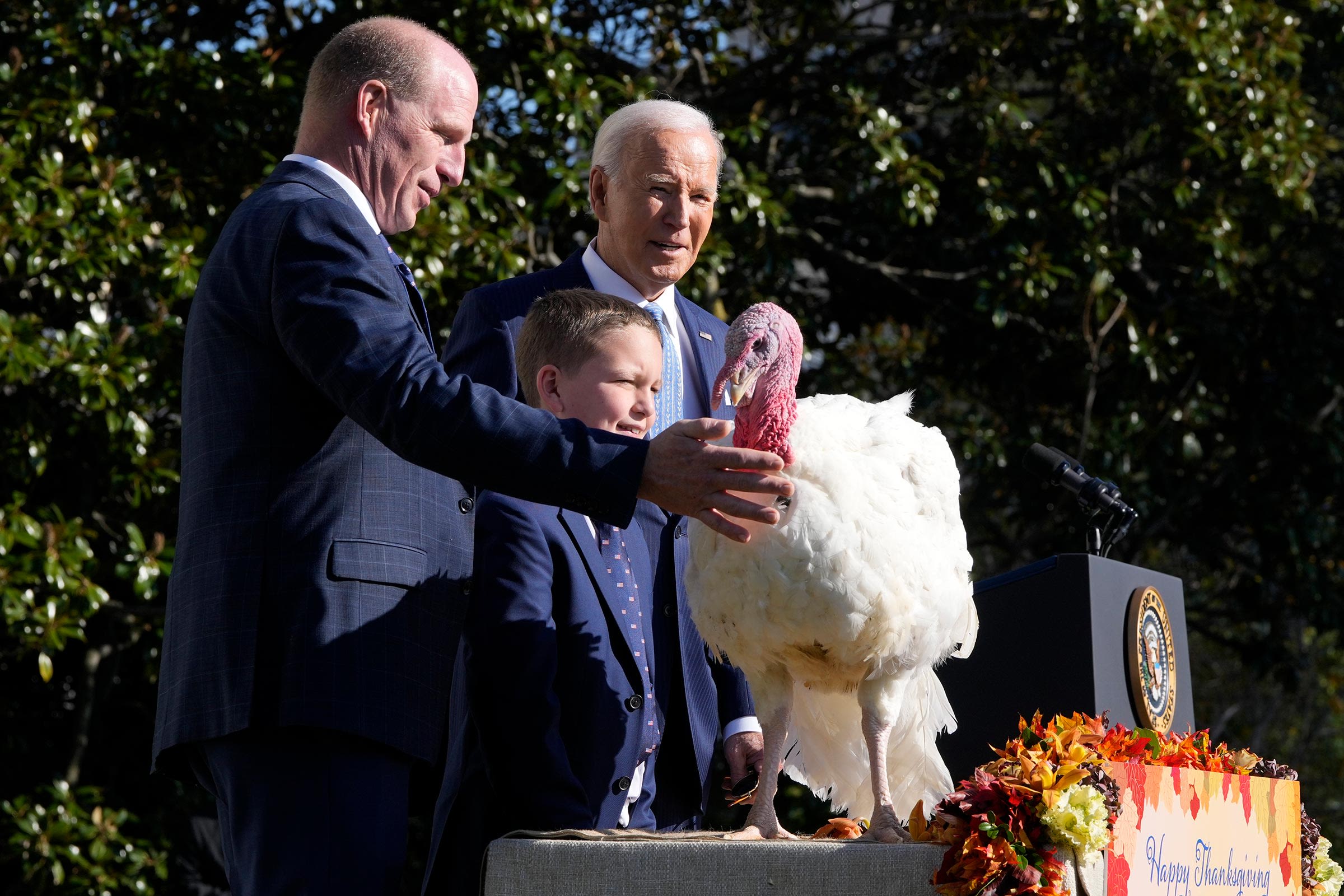 Critics Urge Biden to Use Clemency Powers for Criminal Justice Reform Amid Thanksgiving Turkey Pardoning