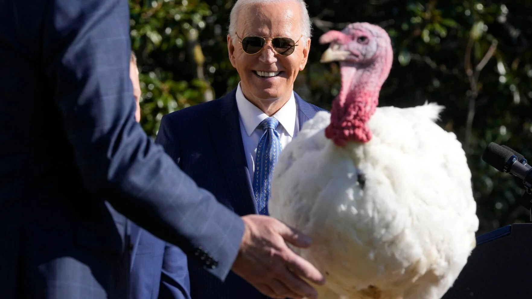 Critics Urge Biden to Use Clemency Powers for Criminal Justice Reform Amid Thanksgiving Turkey Pardoning