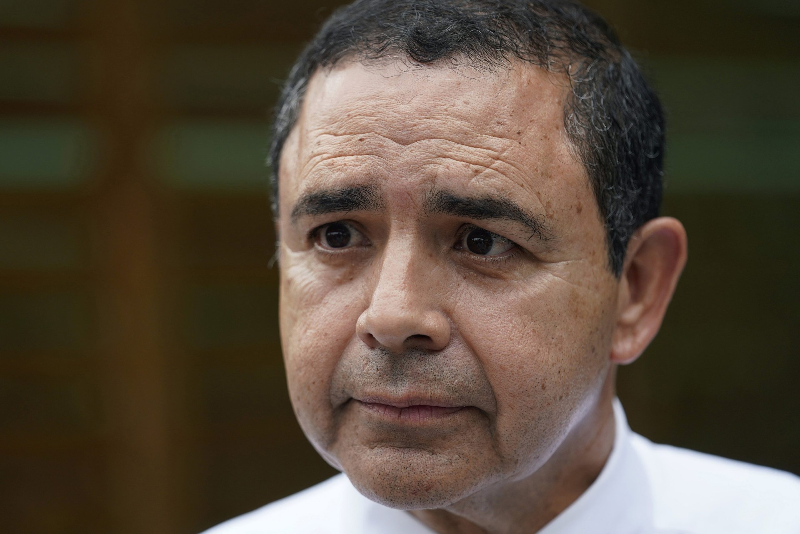 Cuellar Warns Democrats of Disconnect with Working-Class Voters, Calls for Focus on Economic and Border Security Issues