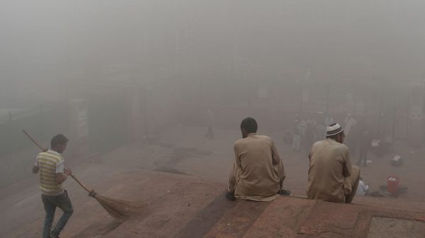 New Delhi Implements Emergency Measures Amid Severe Pollution Crisis and Health Concerns