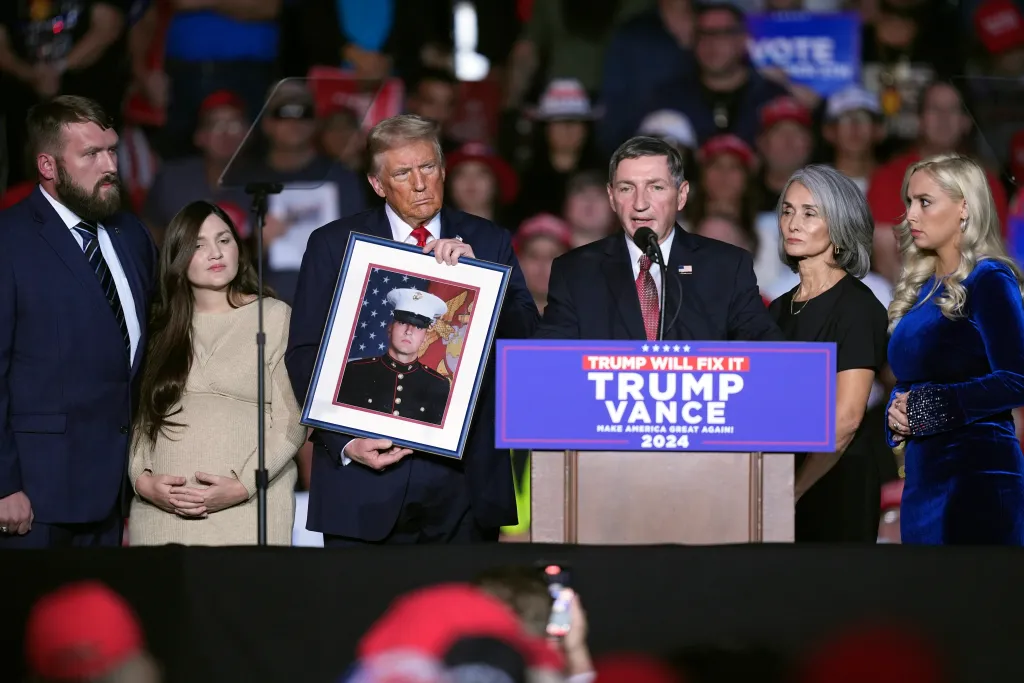 Trump Honors Marine Veteran Nicholas Quets’ Family, Addressing Cartel Violence at Nevada Rally