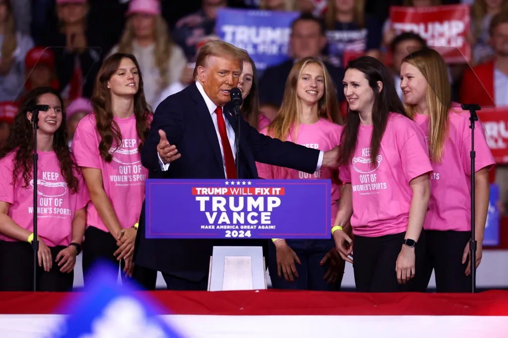 Trump Rallies Support in Virginia, Backed by College Swim Team on Transgender Athlete Ban