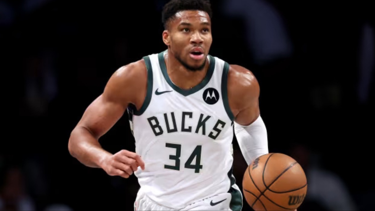 Trump Sparks Controversy by Joking About Having “More Greek” Heritage Than Giannis Antetokounmpo