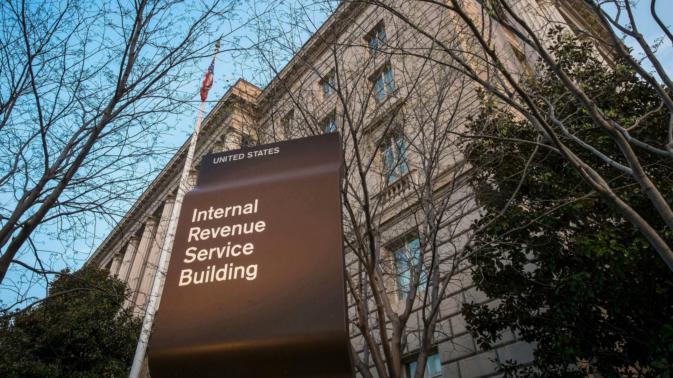 IRS to Distribute $1,400 Payments to 1 Million Taxpayers Missed by 2021 Stimulus