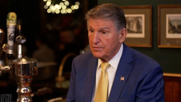 Joe Manchin Criticizes Both Parties as He Prepares to Leave Congress