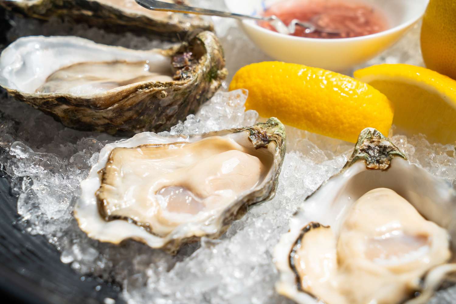 Norovirus Outbreak Linked to Raw Oysters at Los Angeles Times’ Restaurant Event, 80 Affected