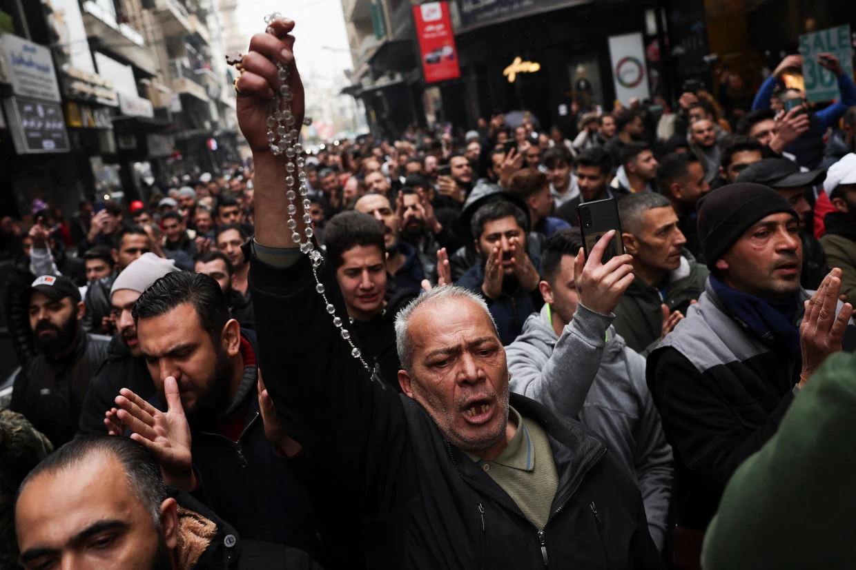 Protests Erupt in Damascus After Christmas Tree Burning, Highlighting Fears for Religious Minorities in Syria