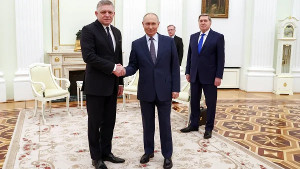 Slovak PM Robert Fico’s Moscow Visit Sparks Criticism Over Energy Talks and Ukraine Stance