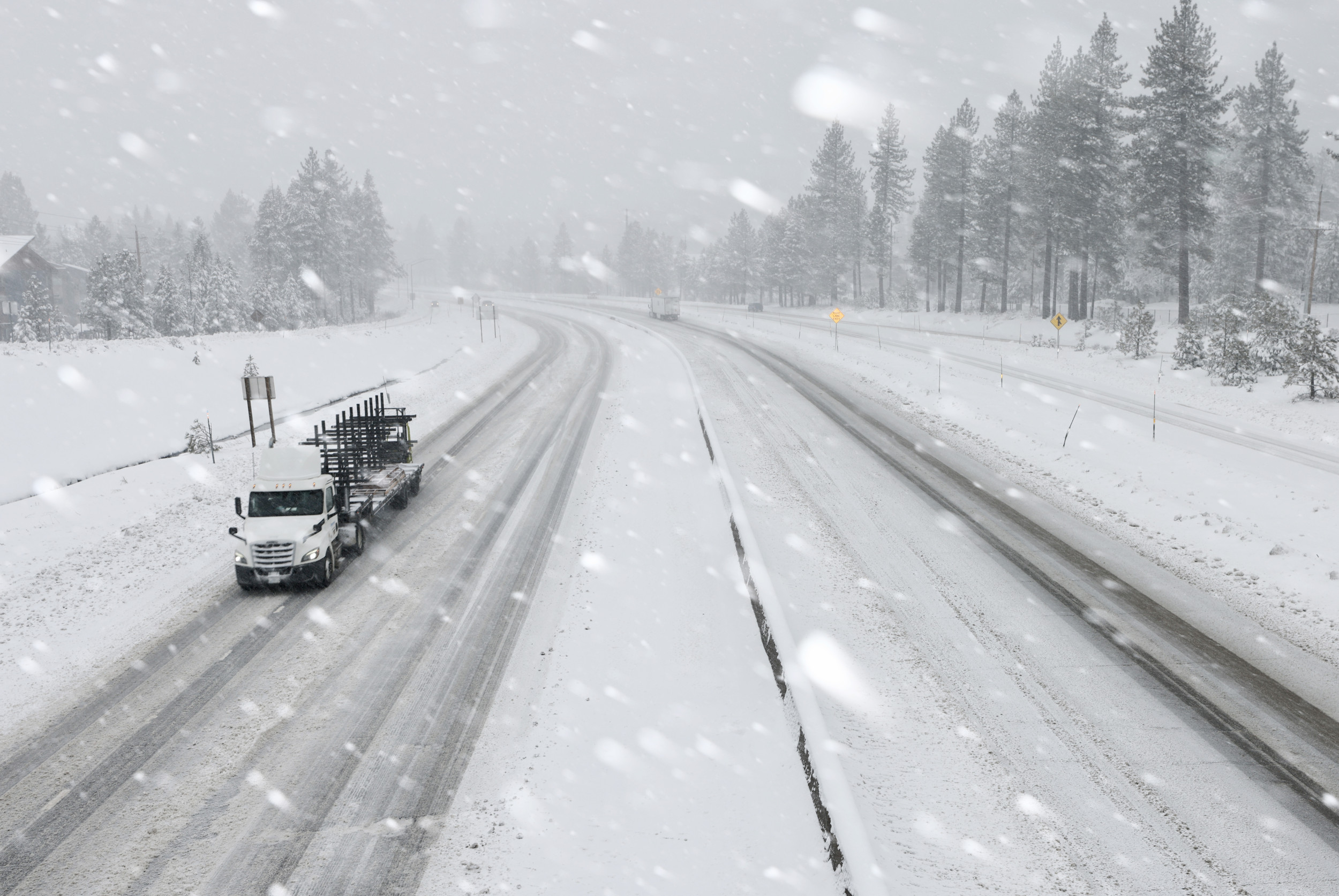 Winter Storms Affect Travel Across 14 States, Creating Hazardous Conditions on Christmas Eve